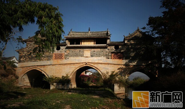 云南建水：泸江河上的古桥