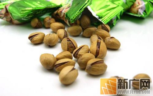 睡前突然饿了 到底该不该吃饭？