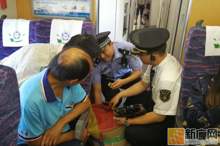 开远铁警青年突击队助力秋季治安整治