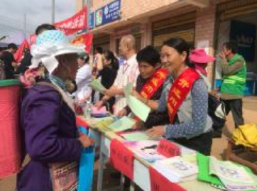 开远妇联参加“科普街”集中宣传活动 开远妇联参加“科普街”集中宣传活动