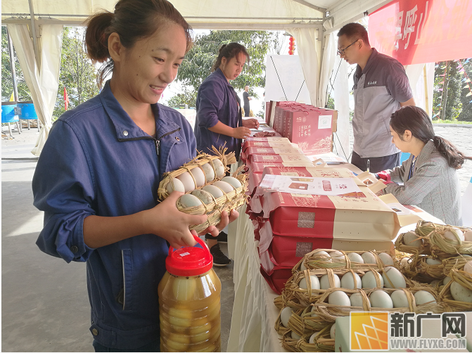 哈尼梯田丰收产品越来越丰富