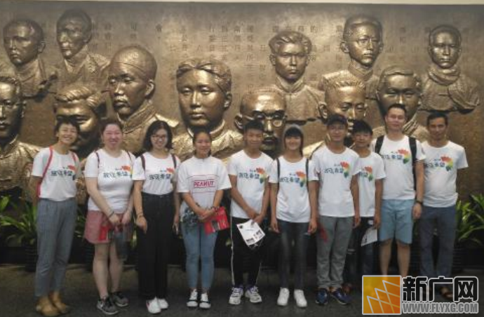 暖心企业助力金平县沙依坡中学的贫困学子 暖心企业助力金平县沙依坡中学的贫困学子