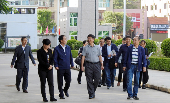云南省政府教育督导组专家莅临开远一中