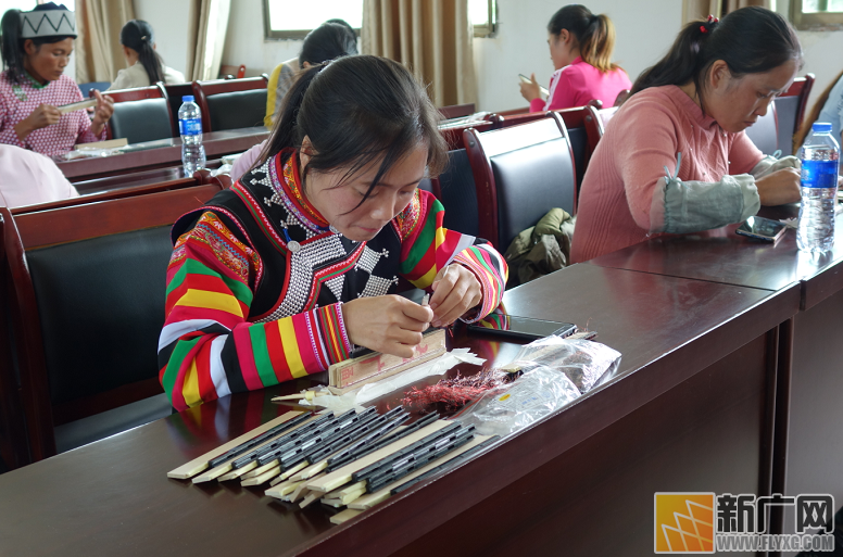 绿春平河镇举办电子产品加工比赛 妇女巧手“编织”脱贫路