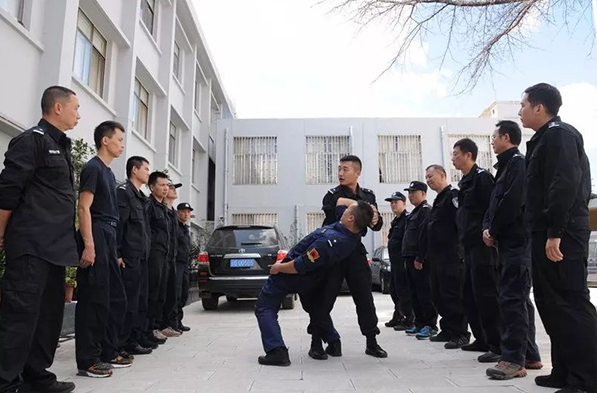 铁路公安局实战化训练转型升级送教组到开远铁路公安处开展送教活动 铁路公安局实战化训练转型升级送教组到开远铁路公安处开展送教活动