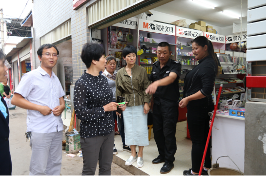泸西“多方联动”为校园安全保驾护航