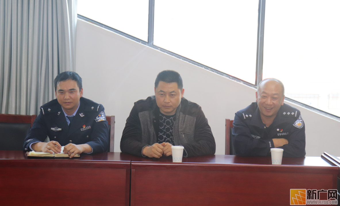 泸西县公安局交警大队与弥勒市公安局高速公路交巡警大队召开经验交流座谈会