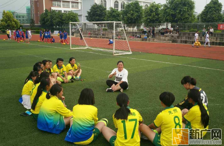 泸西县午街铺镇中学校园足球特色教育纪实报告