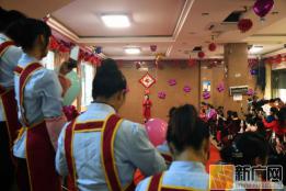 石屏永健餐厅红红火火举办23岁“生日”庆典