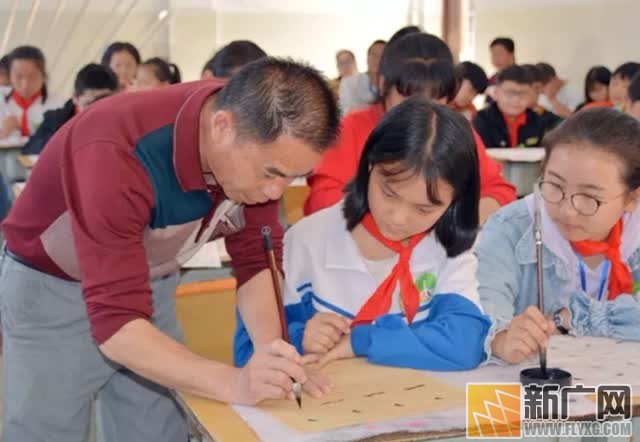 蒙自草坝镇小学教师书法竞赛展风采激励师生写好字