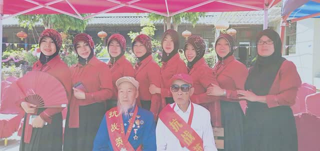 红色收藏家纳爱国为女儿举办“红色婚礼”成为“网红”