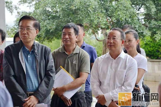 全国政协调研组到建水实验中学考察