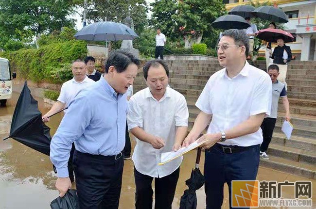 全国政协调研组到建水实验中学考察