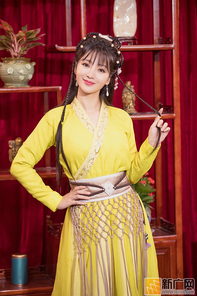 柳岩古装致敬“俏黄蓉”明媚吸睛  鬼马精灵俏皮甜美