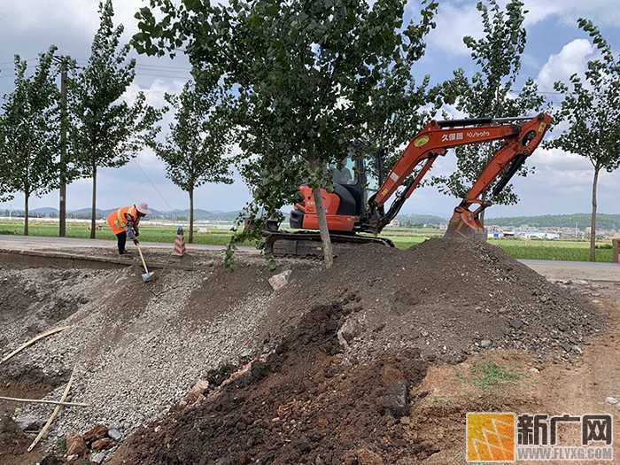 泸西公路分局处治兰马线路基沉落 泸西公路分局处治兰马线路基沉落