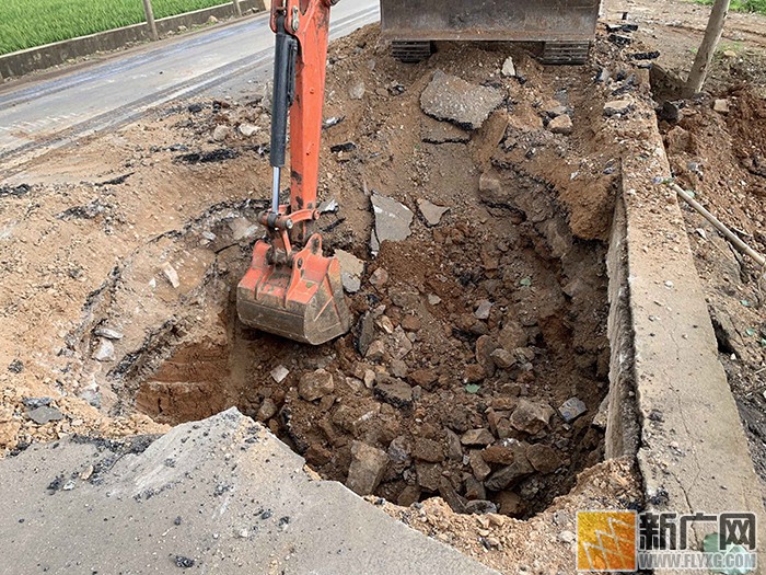 泸西公路分局处治兰马线路基沉落 泸西公路分局处治兰马线路基沉落