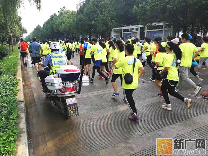 泸西县公安局交警大队圆满完成全民健身健康跑活动交通安保工作