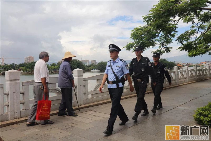 时光缱绻 带不走蒙自老陈35年的巡警初心 时光缱绻 带不走蒙自老陈35年的巡警初心