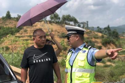 路遇“病”车排险情 高速交警及时救助暖民心