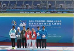 屏边籍运动员李朝燕在残运会暨特奥会比赛中夺冠