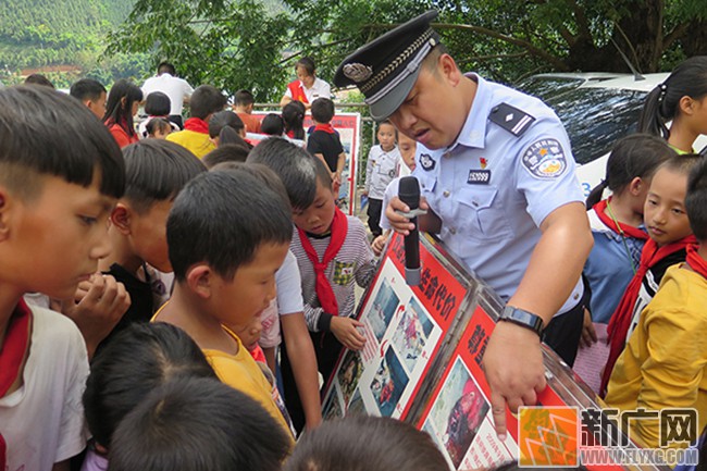 开学了，开远铁警到沿线学校讲解爱路护路课