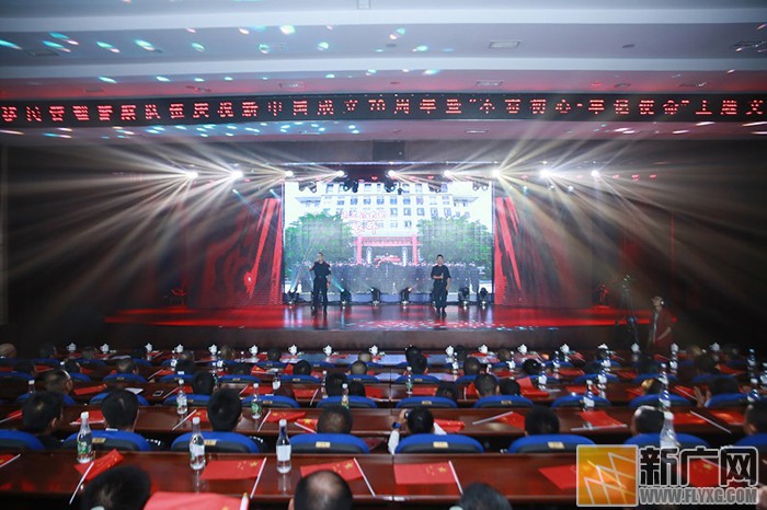红河移民管理警察队伍举办庆祝新中国成立70周年暨“不忘初心 牢记使命”主题文艺晚会 红河移民管理警察队伍举办庆祝新中国成立70周年暨“不忘初心 牢记使命”主题文艺晚会