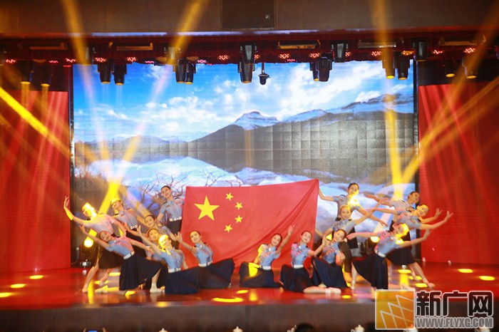 红河移民管理警察队伍举办庆祝新中国成立70周年暨“不忘初心 牢记使命”主题文艺晚会