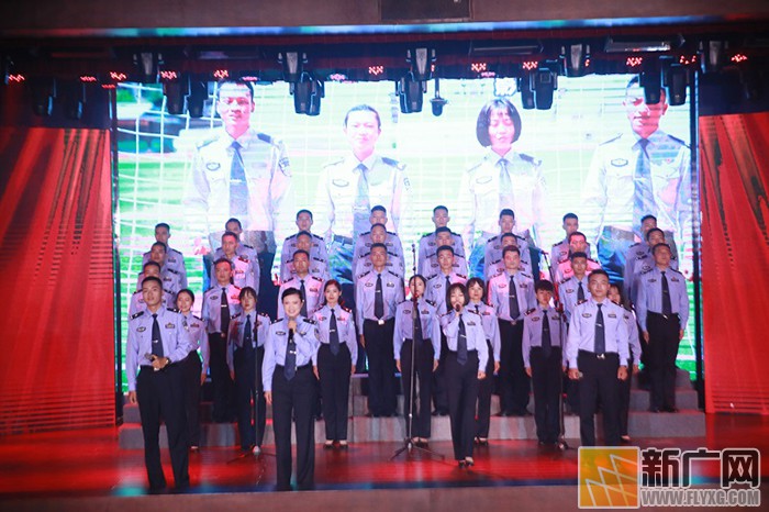 红河移民管理警察队伍举办庆祝新中国成立70周年暨“不忘初心 牢记使命”主题文艺晚会 红河移民管理警察队伍举办庆祝新中国成立70周年暨“不忘初心 牢记使命”主题文艺晚会