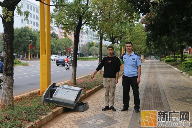 石屏一男子酒后损坏果皮箱 两天后被警方行拘7日 石屏一男子酒后损坏果皮箱 两天后被警方行拘7日