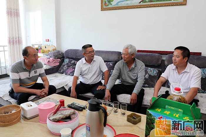 红河州退役军人事务局开展对重点优抚对象送温暖活动 红河州退役军人事务局开展对重点优抚对象送温暖活动