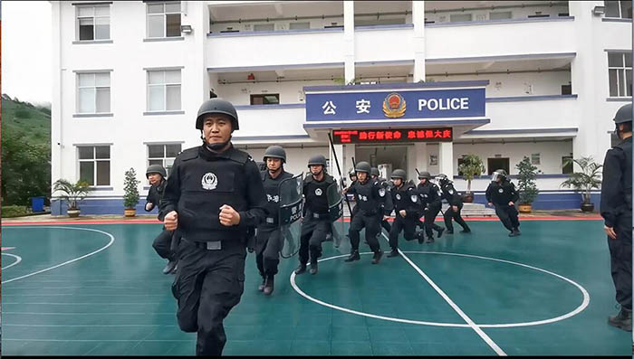 金平好警察 他的名字叫国庆 金平好警察 他的名字叫国庆