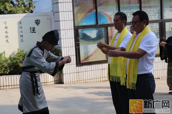 红河县二中举行首届孔子文化节活动 红河县二中举行首届孔子文化节活动