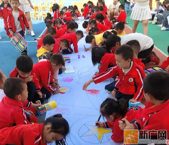 蒙自环球布朗幼儿园邀请家长入园共庆祖国70岁生日 蒙自环球布朗幼儿园邀请家长入园共庆祖国70岁生日