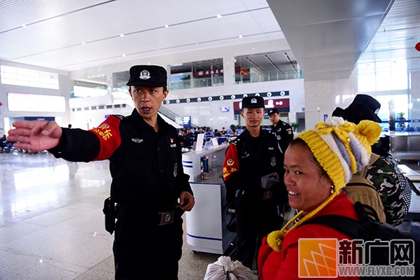 国庆长假第七天开远铁警温情守护平安返程路