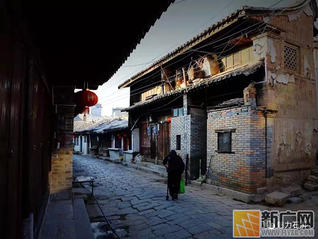 来石屏欣赏古建筑之美