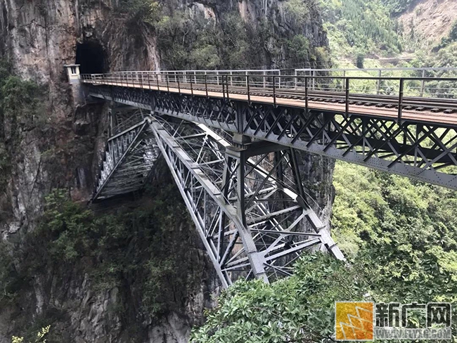 屏边人白公路通车