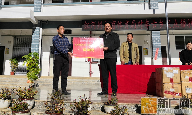 州教体局赴车古乡开展帮扶捐赠活动