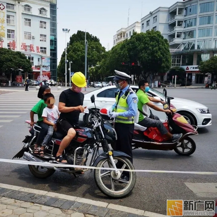 蒙自交警：“昼夜”双模式“修建”文明“道路”