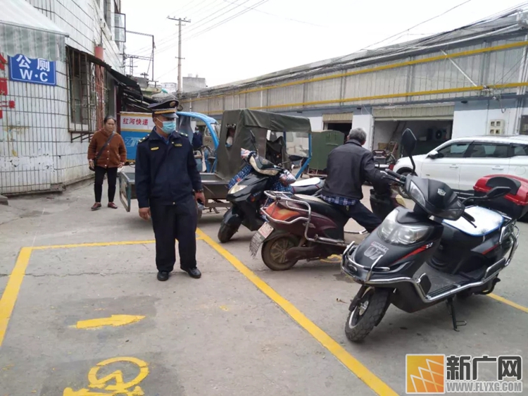 蒙自：城市治理出新招 车辆被拖学习《条例》再取车