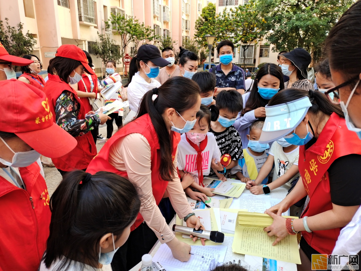 蒙自市开展“防疫有我·爱卫同行”新时代文明实践志愿服务活动