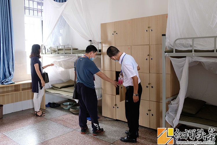 石屏县政协对创办县第四中学专门教育办学成效进行视察