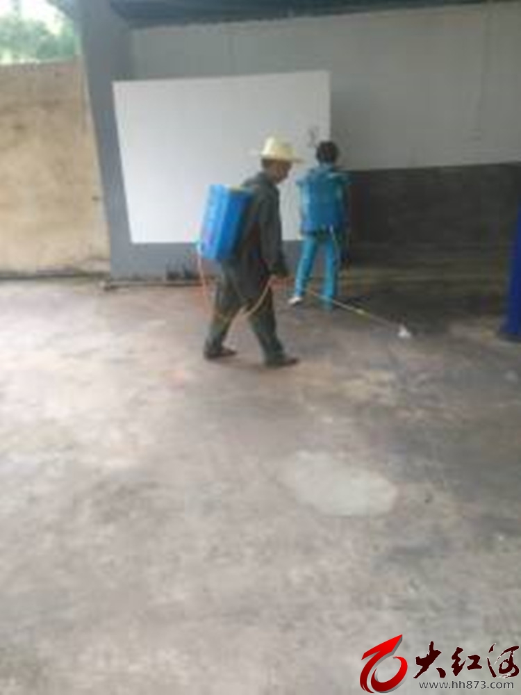 蒙自市芷村镇开展公共场所清洁消毒全覆盖行动