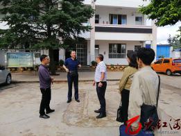 泸西县红十字会赴午街铺镇雨洒小学调研指导学校红十字工作