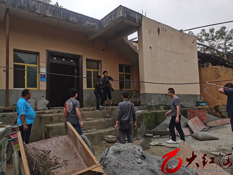 屏边县白河镇建立党支部工作联系点初见成效