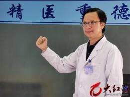 红河州第三人民医院:“空中白衣战士”邓泽海：践行“抗疫精神”，我们都在行动！