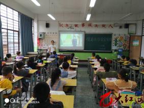 弥勒市弥阳镇铺田小学组织全体师生收看 “学校消防安全公开课”直播