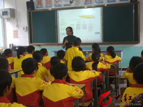 红河县民政局开展政策宣讲进校园活动