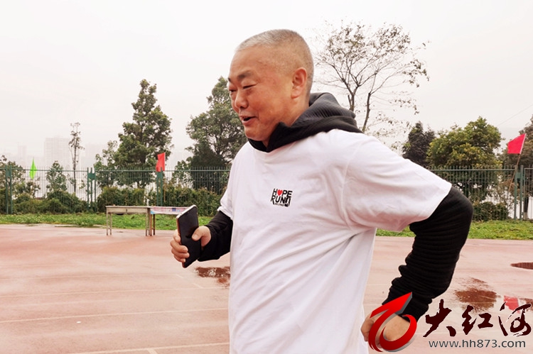 为爱奔跑 同心抗癌：红河州第三人民医院希望马拉松风雨无阻