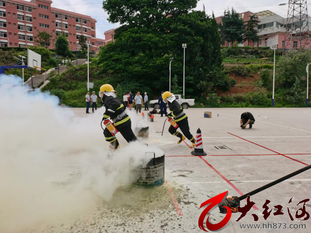 “锡都杯”首届消防劳动技能比赛：红河州三医院赴汤蹈火勇夺双冠