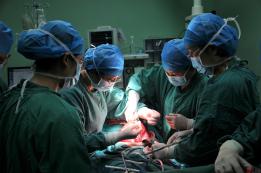 红河州第三人民医院多学科联合切除直径40.7厘米的妇瘤大如西瓜